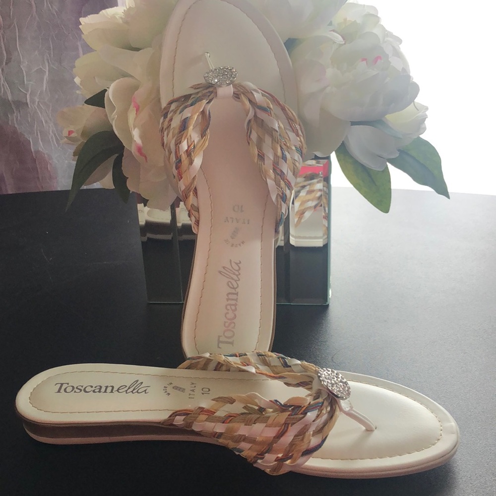 TOSCANELLA NWOT THONG SANDAL